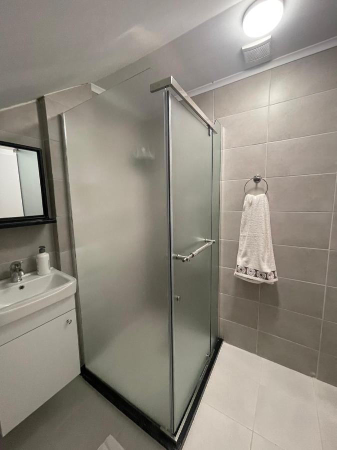 Guesthouse 12A Пристина Екстериор снимка