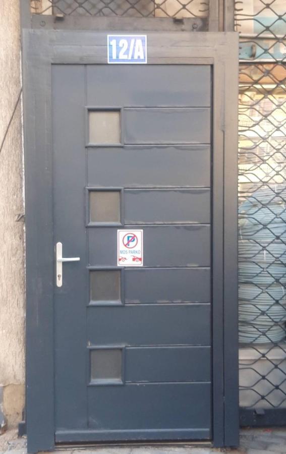 Guesthouse 12A Пристина Екстериор снимка